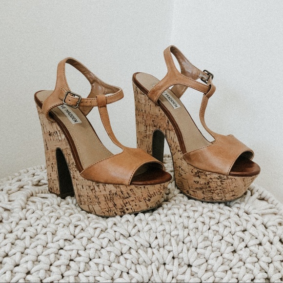 Steve Madden Shoes - Steve Madden tan platform cork chunky heels 6